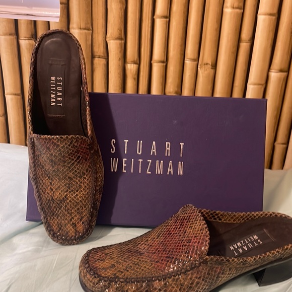 STUART WEITZMAN python embossed mule loafers in sz 8.5 used in box - Picture 1 of 5